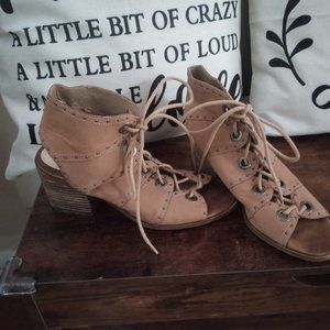 Jessica Simpson Heels